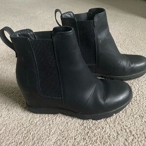 Wedge bootie